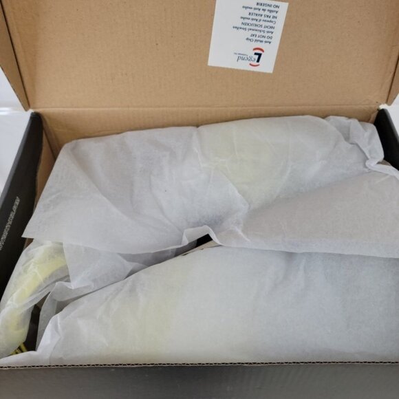 Fashion Nova Neon Yellow Patent Platform Chunky  Heels - Picture 4 of 8